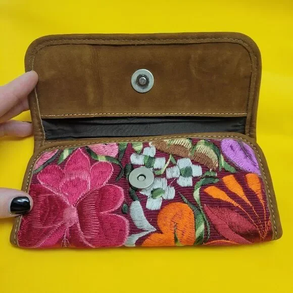 Embroidered Floral Wallet - Picture 5 of 10